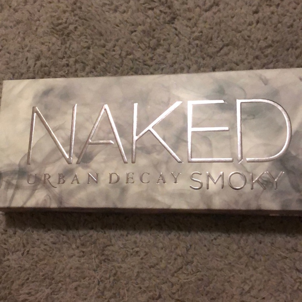 NAKED urban decay smoky eyeshadow pallet